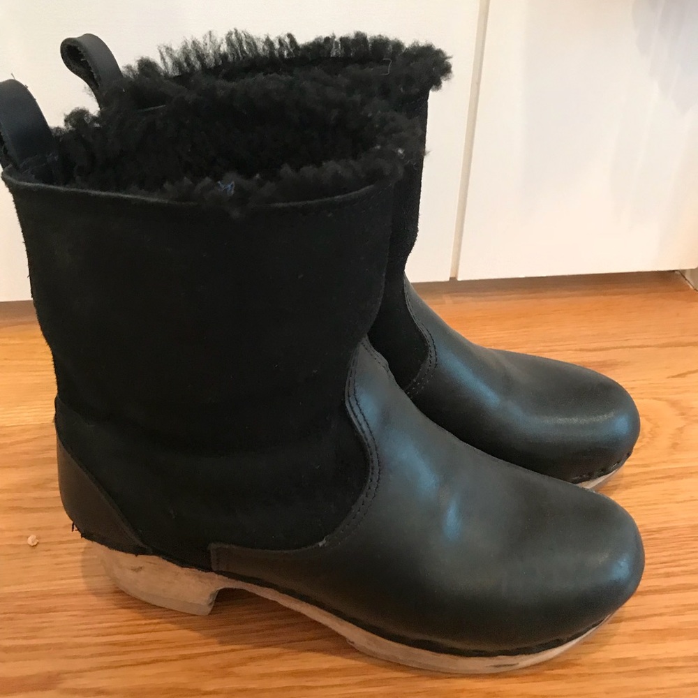Sven Shearling Clog Boot, Black (Great Condition)
